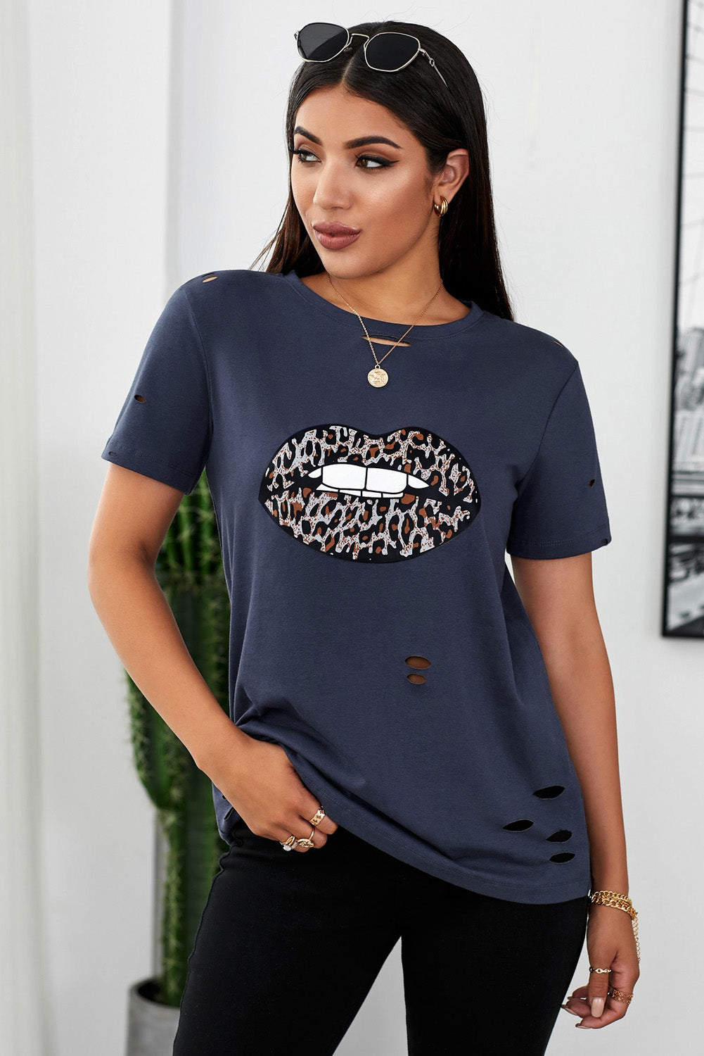 Lip Distressed Cotton Tee